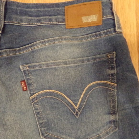 Women's Levi Denim Legging Distressed Jeans 32W 30L - Picture 2 of 11